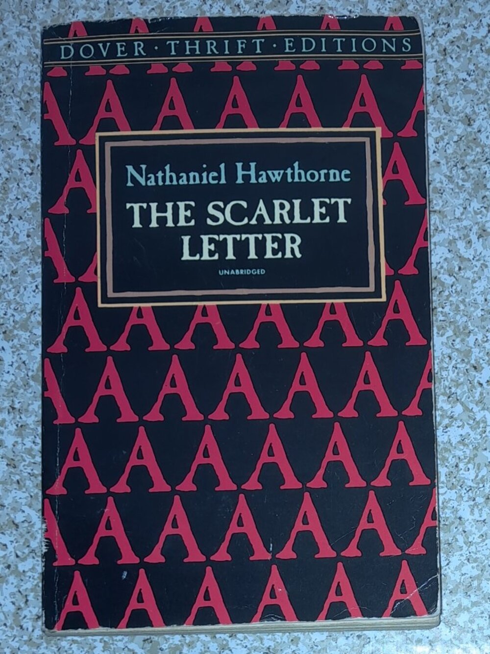 Historical Novel Book: The Scarlet Letter by Nathaniel Hawthorne Unabridged